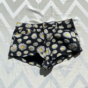 Rue 21 daisy shorts